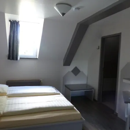 Hotell Eifelsteig 3*